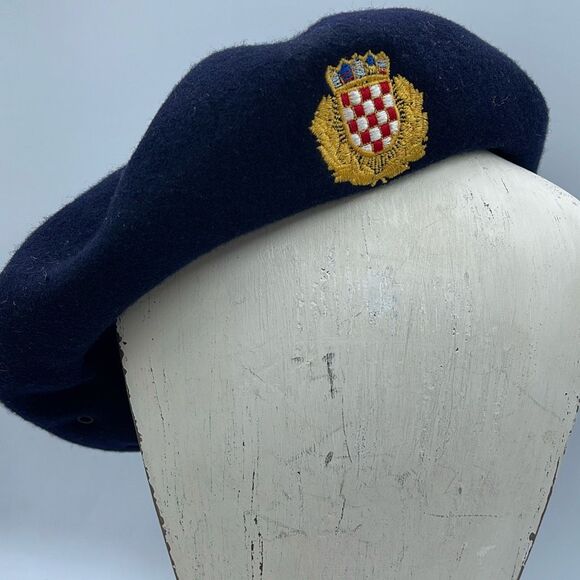 SESIR Other - SESIR Zagreb Croatian dark blue wool lined beret.